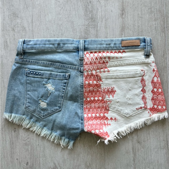 NWOT Blank Nyc Embroidered Jean Cutoff Shorts 27 - Picture 4 of 8
